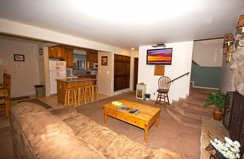 Montgomery Estates House | Affordable Home, Minutes to Heavenly - Near Toyiabe National Forest Biking.