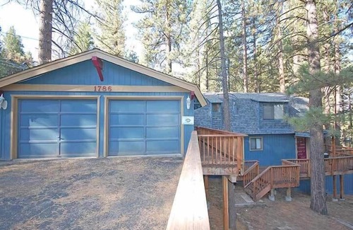 Montgomery Estates House | Affordable Home, Minutes to Heavenly - Near Toyiabe National Forest Biking.