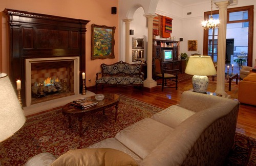 San Nicolas Condo | Affordable Luxury in Midtown with 3 bdr/3baths and Central Patio with Parrilla