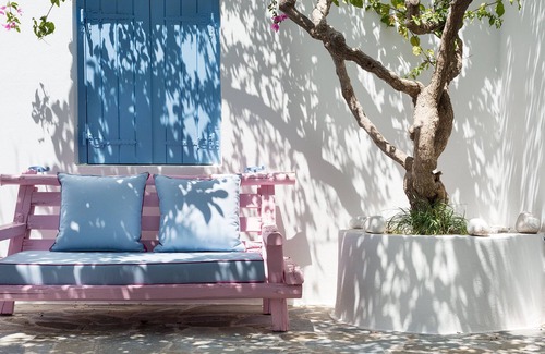 Naousa Villa | Affordable luxury at it's best with this charming, spacious, Cycladic Home.