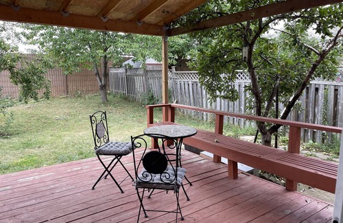 Brampton West House | Affordable Quiet 3 Bdrms + 2.5 bath Home in Toronto Area