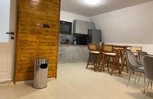 Petrosani Bed & Breakfast | Aframe Lac Malei
