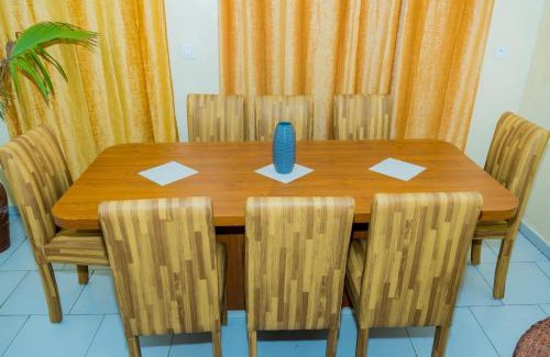Yaounde Resort | AFRIEUROTEXT Kamerun-High Standing-Appartements-Wifi-Security-Restaurant-modern Kitchen