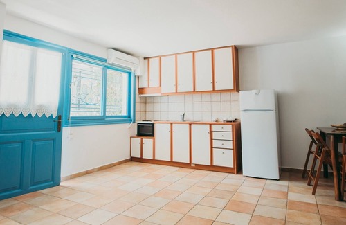 Agios Nikitas Apartment | Afroditi Apartment walking distance to the beach of Agios Nikitas.