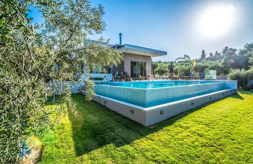 Daratsos Villa | Afroditi Seaview Luxury Villa, 3 minutes from the beach, Daratso Chania