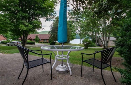 Town of Jerusalem Cottage | Afternoon Charm: Quaint Cottage Charm