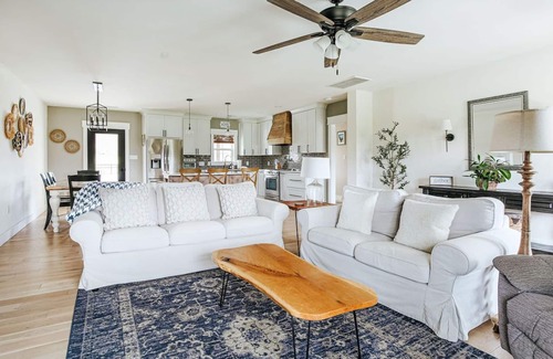 Afton House | Afton Awaits: Pool & Hot Tub/Central to Wineries