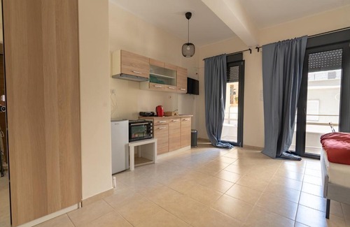 Vyronas Apartment | Ag Ioannis m station 1 bed for 2 pers by MPS