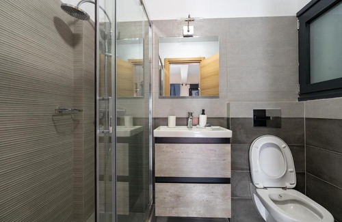Vyronas Apartment | Ag Ioannis m station 1 bed for 2 pers by MPS