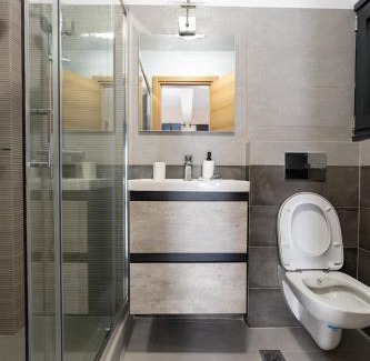 Vyronas Apartment | Ag Ioannis m station 1 bed for 2 pers by MPS