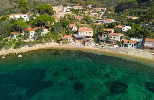 Scaglieri Apartment | Agave direclty on the beach - Goelba