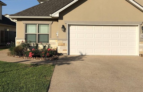 College Station House | Aggie Owned Luxury Townhouse for Gameday & Events! Whoop!