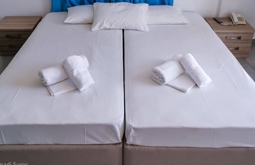 Megas Gialos Bed & Breakfast | Agnadi Syros Beachfront Studios & Rooms
