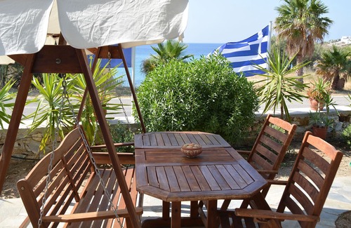 Megas Gialos Bed & Breakfast | Agnadi Syros Beachfront Studios & Rooms