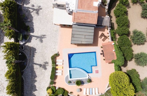 Pigi Villa | Agnes Villa, Unrivalled Living with Private Pool & Walking distance to amenities