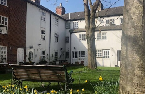 Darley Abbey Apartment | Agniti Cottage quaint historical cottage in Darley Abbey