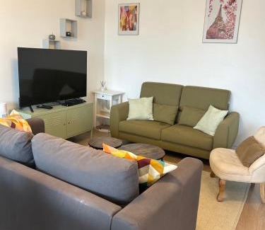 La Courneuve Apartment | Agréable 3 pièces - 8P - Parking - Séjour idéal Paris Proche Gare