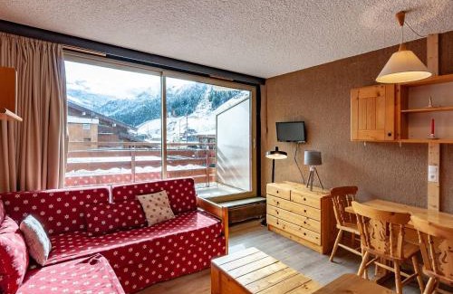 Meribel-Mottaret Apartment | Agréable appartement, proche des pistes, balcon, casier à skis - FR-1-355-23