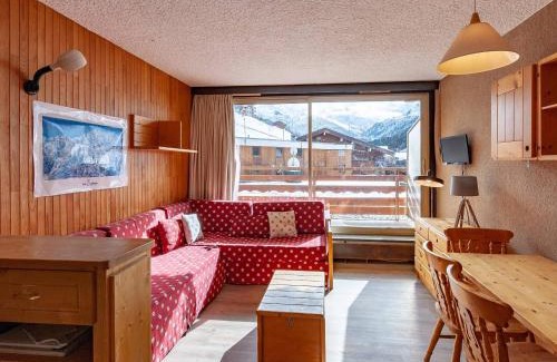 Meribel-Mottaret Apartment | Agréable appartement, proche des pistes, balcon, casier à skis - FR-1-355-23