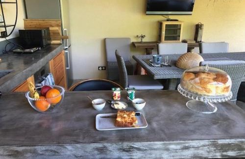 Thegra Bed & Breakfast | agréable chambre d hôte avec piscine et jacuzzi