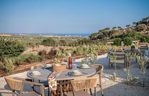 Patsianos House | Agrimi Luxury Suite with Private Pool