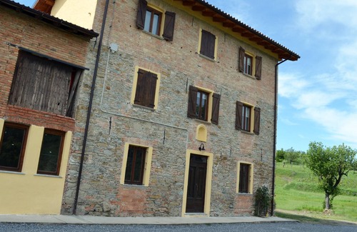 Casaleggio Boiro House | Agriturismo "Veritas" Bed & Wine