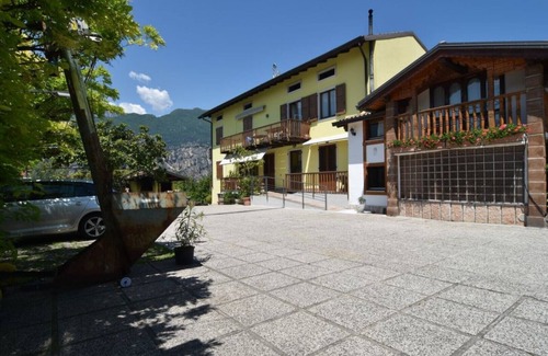 Bolognano-Vignole Apartment | AGRITUR MICHELOTTI ~ THREE-ROOM APARTMENT WITH 2 DOUBLE 4 + 2