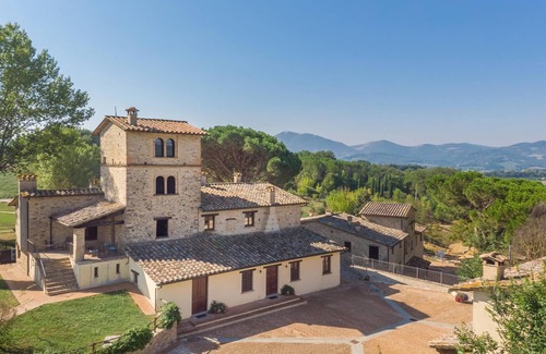 Montone Apartment | Agriturismo Borgo Pulciano in Montone