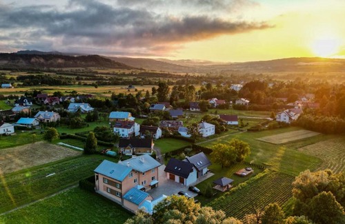Dukla Apartment | Agroturystyka u Podnóża Góry Cergowej