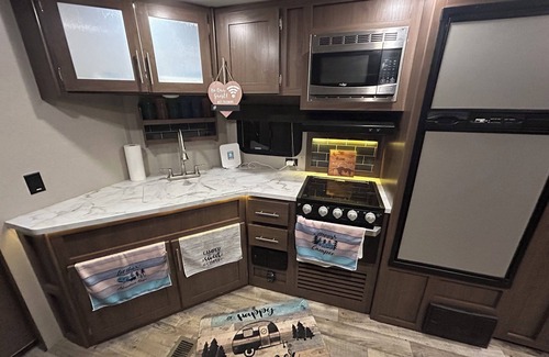 Buckhannon House | “Ah Private Hideout” with AC and Hot Tub in Buckhannon - 4 beds for a cozy stay