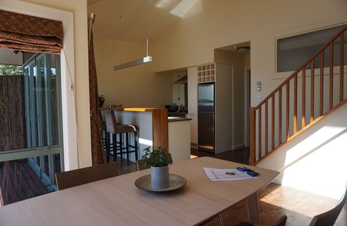 Raglan Apartment | Ahi Apartment with Tasman Sea views