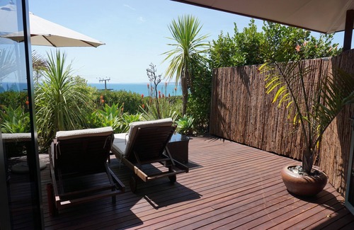 Raglan Apartment | Ahi Apartment with Tasman Sea views
