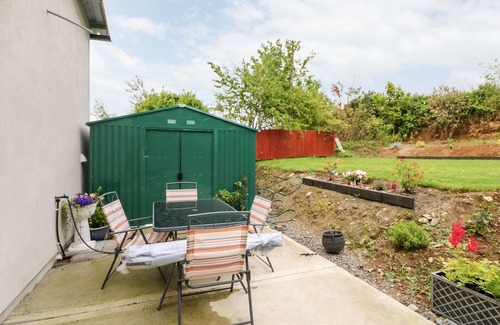 Shiplake House | AHIOHILL MEADOWS, family friendly in Ballinascarty, County Cork