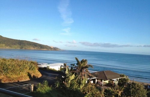 Ahipara House | Ahipara Surf Breaks. Beautiful Views.