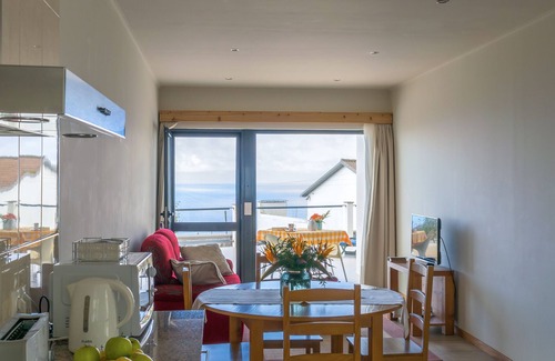 Ponta Delgada Villa | AHR - Villa Maria, enjoy the welfare and breathtaking views to the ocean