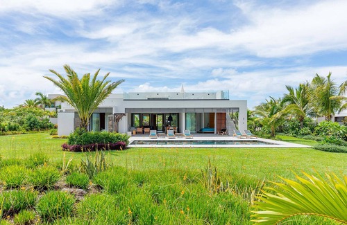 Grand River South East Villa | Ahura 3-br, pool, on the golf course of Anahita Resort & Spa