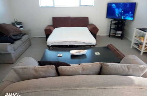Ahuriri House | Ahuriri Townhouse modern and spacious ,free wifi.