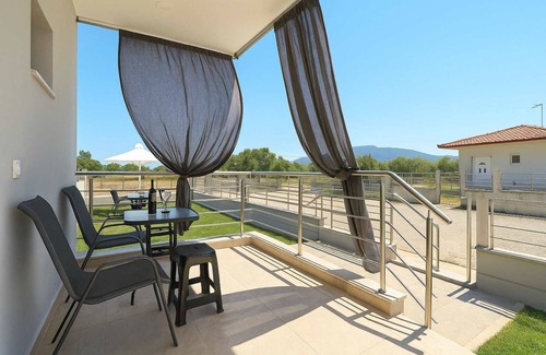 Asprovalta Apartment | Aigli Garden Retreat, Cosy Escape Close to the Sea