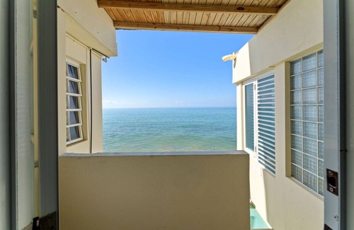Caguabo Apartment | Aileen Beachfront Apartment