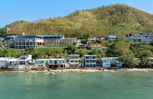 Caguabo Apartment | Aileen Beachfront Apartment