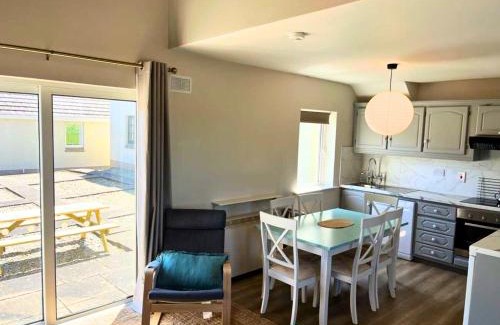 Ballyconneely House | Aillebrack Cottage