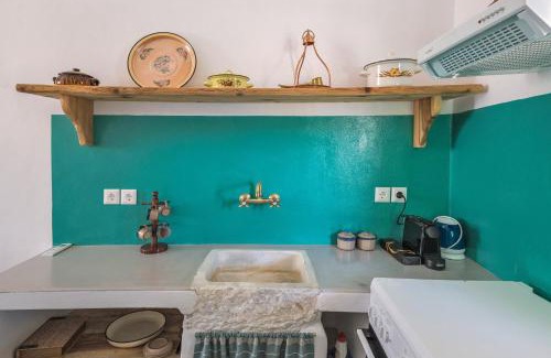 Schinoussa Town House | Ailouros Scenic Guest Houses