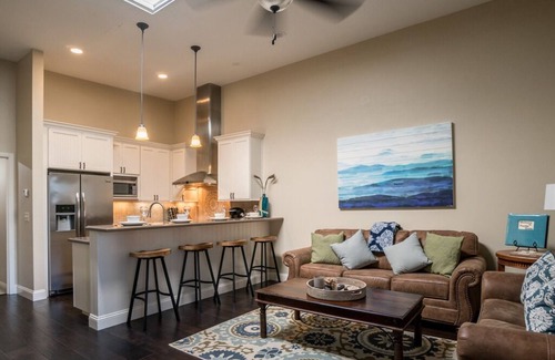 Pacific Grove House | Ain't Life Grand? - Pacific Grove House - Beach + Town