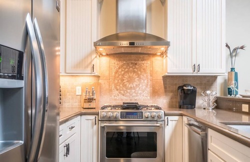 Pacific Grove House | Ain't Life Grand? - Pacific Grove House - Beach + Town