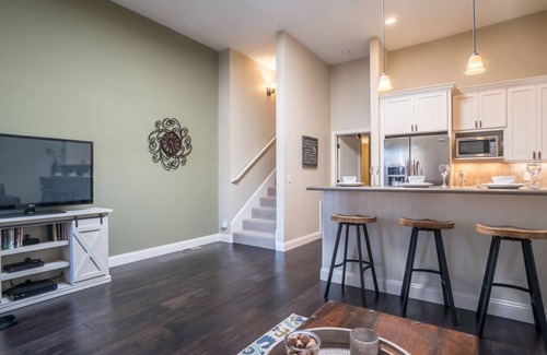 Pacific Grove House | Ain't Life Grand? - Pacific Grove House - Beach + Town