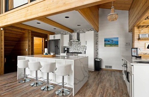 Port Sanilac House | Ainsley's Cove - Swim spa open all year!