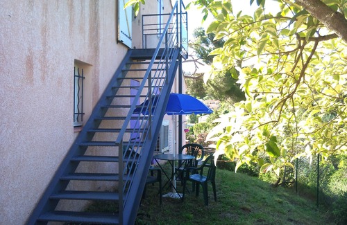 Carnoux-en-Provence Apartment | AIR-CONDITIONED APARTMENT FOR 6 PERSONNE VIEW OF THE PINES