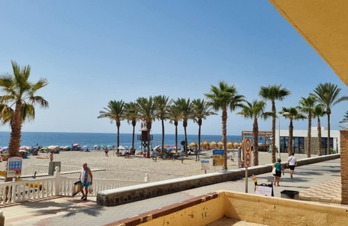 Castell de Ferro Apartment | Air-conditioned apartment 30 metres from the beach