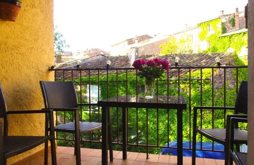 La Garde-Freinet Apartment | Air-conditioned apartment in the heart of the village