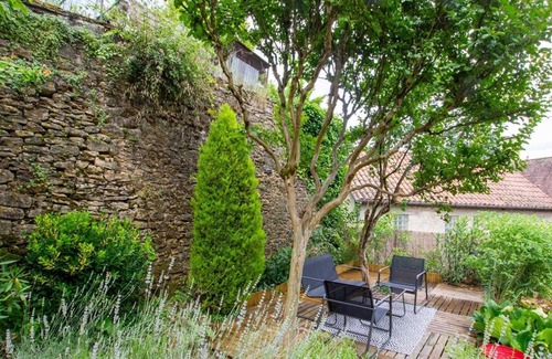 Sarlat-la-Caneda Historic Center Cottage | Air-conditioned house with garden in the heart of Sarlat